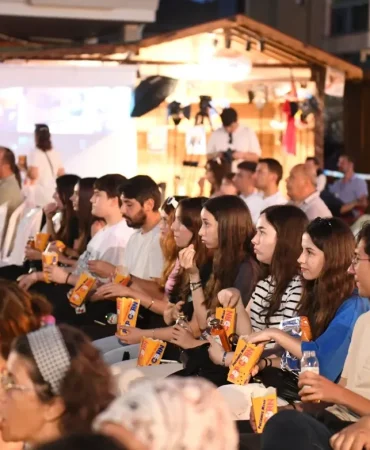 ALTINORDU BELEDİYESİ’NDEN AÇIK HAVADA SİNEMA KEYFİ Altınordu Belediyesi’nin her yıl gerçekleşti (3)